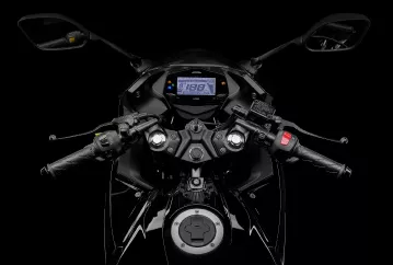 SUZUKI GIXXER FI